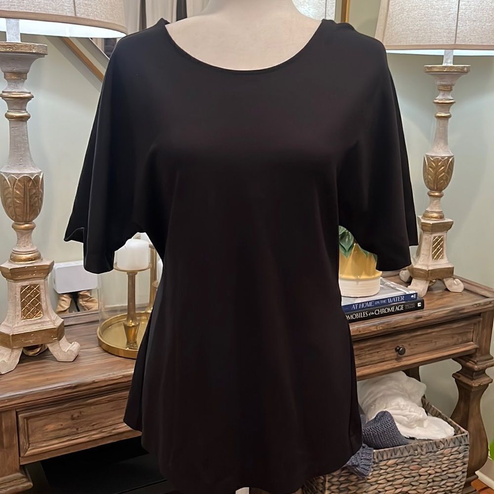 (black or white) Tahari 1/2 Sleeve Blouse Ties in Back Size Medium